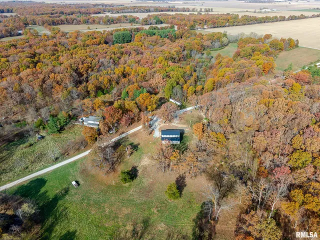 $345,000 | 7984 Wilson Road, Kinmundy, IL 62854