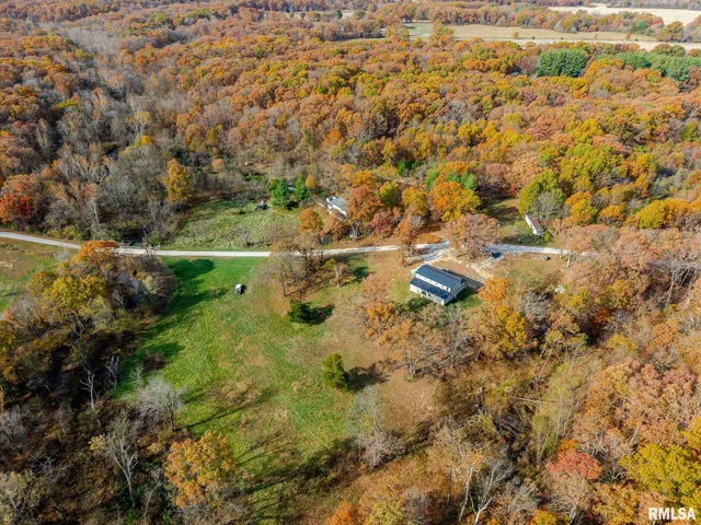 $345,000 | 7984 Wilson Road, Kinmundy, IL 62854
