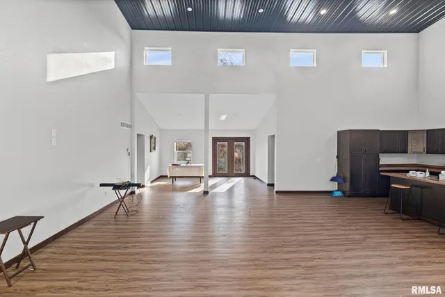 $345,000 | 7984 Wilson Road, Kinmundy, IL 62854