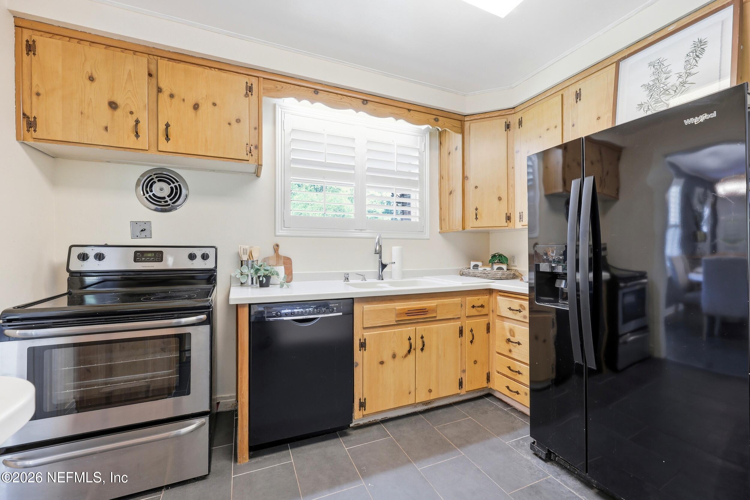 4137 Churchwell Road Jacksonville, FL 32210 - Photo 9 of 21 kitchen