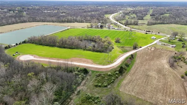 $85,000 | 225 Red Mare Road, Winfield, MO 63389