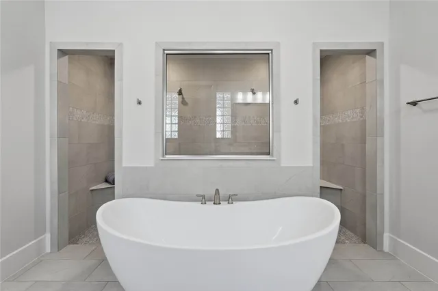 $1,135,000 | 73 Madrone Terrace Place, The Woodlands, TX 77375