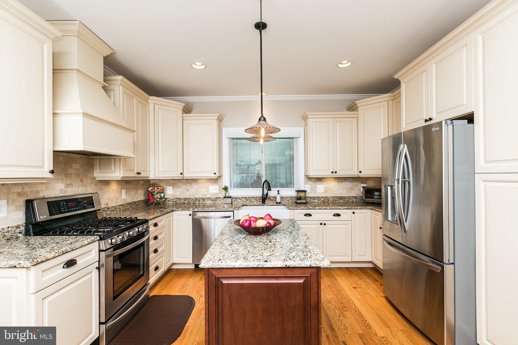 5407 Falls Rd Terrace Baltimore, MD 21210 - Photo 24 of 65 Granite counters, stainless steel appliances