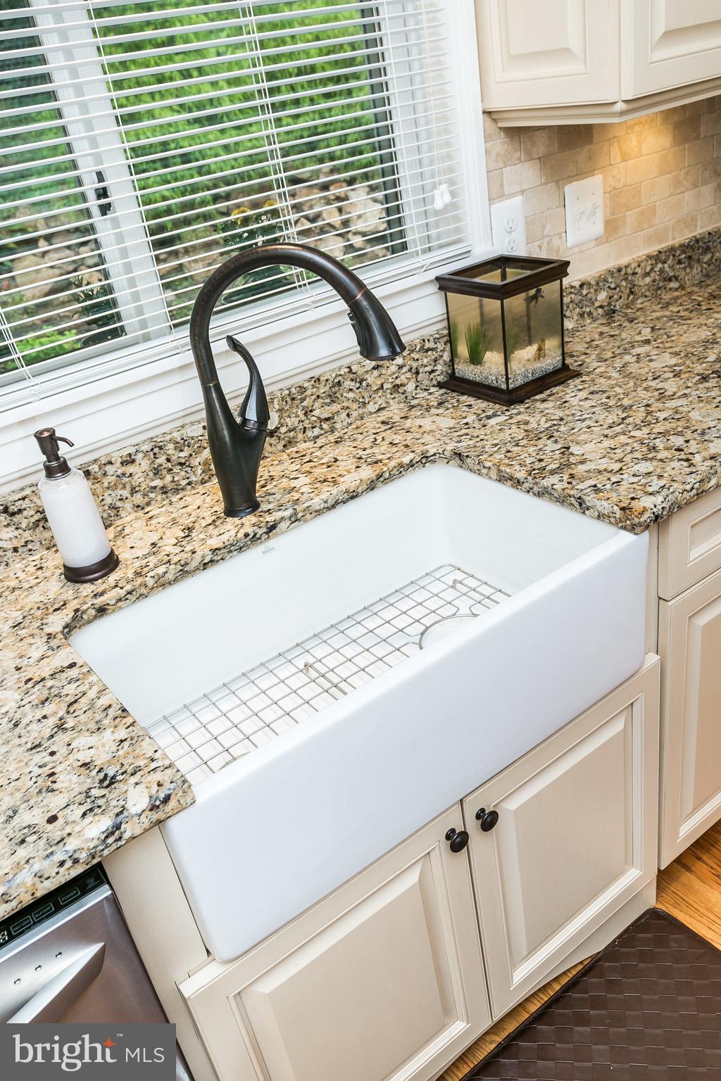 5407 Falls Rd Terrace Baltimore, MD 21210 - Photo 27 of 65