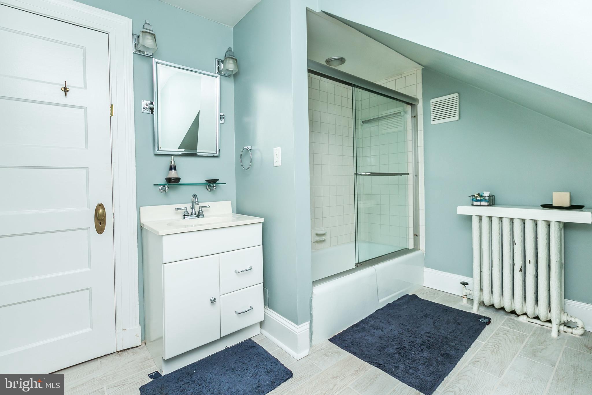 5407 Falls Rd Terrace Baltimore, MD 21210 - Photo 42 of 65 3rd floor full bathroom