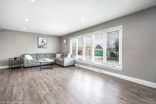 $610,000 | 4501 North Overhill Avenue, Norridge, IL 60706