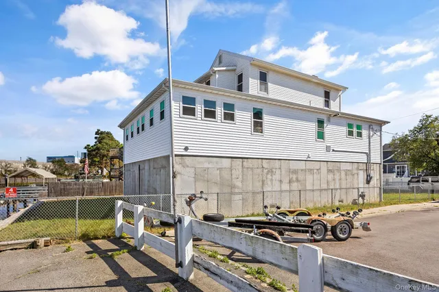 $749,000 | 41 West Avenue, Lawrence, NY 11559