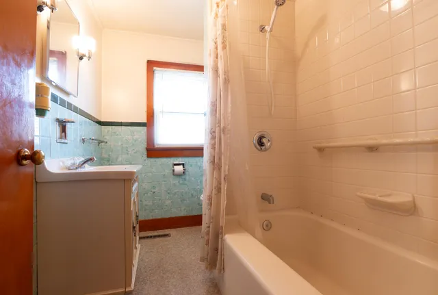 $279,000 | 142 Brattleboro Road, Hinsdale, NH 03451