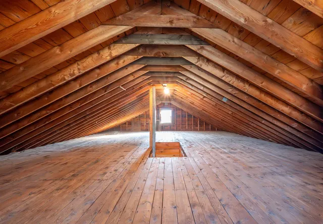 $279,000 | 142 Brattleboro Road, Hinsdale, NH 03451