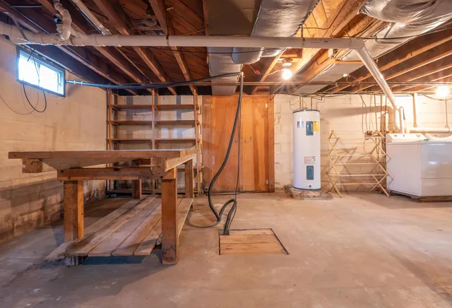 $279,000 | 142 Brattleboro Road, Hinsdale, NH 03451