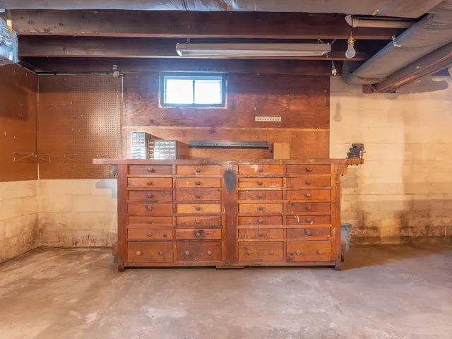 $279,000 | 142 Brattleboro Road, Hinsdale, NH 03451