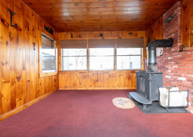 $279,000 | 142 Brattleboro Road, Hinsdale, NH 03451