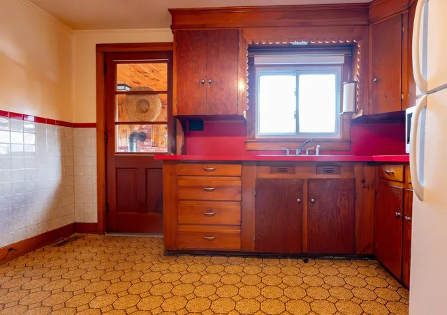 $279,000 | 142 Brattleboro Road, Hinsdale, NH 03451