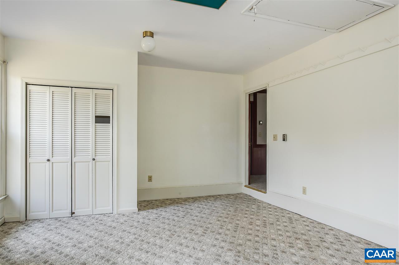 2711 Huntington Road Charlottesville, VA 22901 - Photo 14 of 39 a view of an empty room
