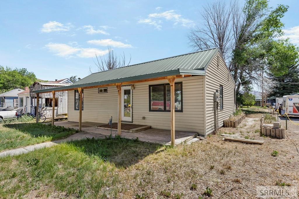 667 Decoria Avenue Arco, ID 83213 - Photo 3 of 35
