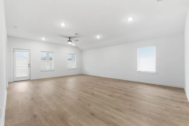 $2,400 | 4311 Windsor Forest, Fulshear, TX 77494