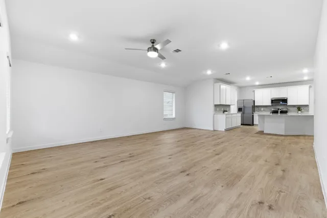 $2,400 | 4311 Windsor Forest, Fulshear, TX 77494