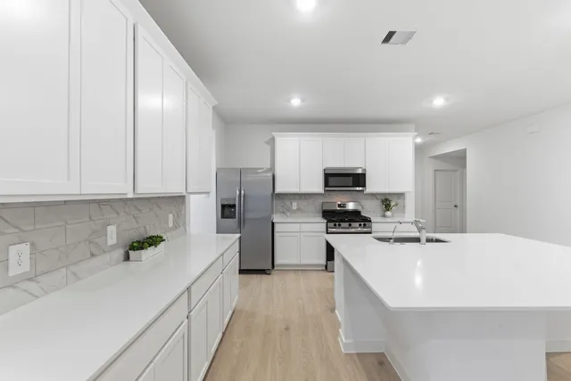 $2,400 | 4311 Windsor Forest, Fulshear, TX 77494