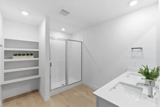 $2,400 | 4311 Windsor Forest, Fulshear, TX 77494