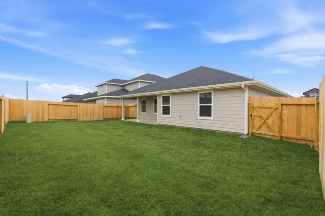 $2,400 | 4311 Windsor Forest, Fulshear, TX 77494