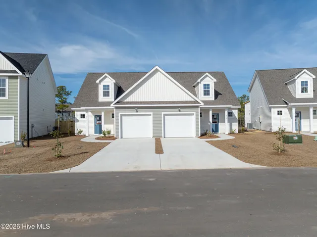 $304,900 | 212 Sandpiper Place, Holly Ridge, NC 28445