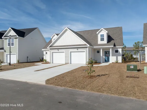 $304,900 | 212 Sandpiper Place, Sneads Ferry, NC 28460