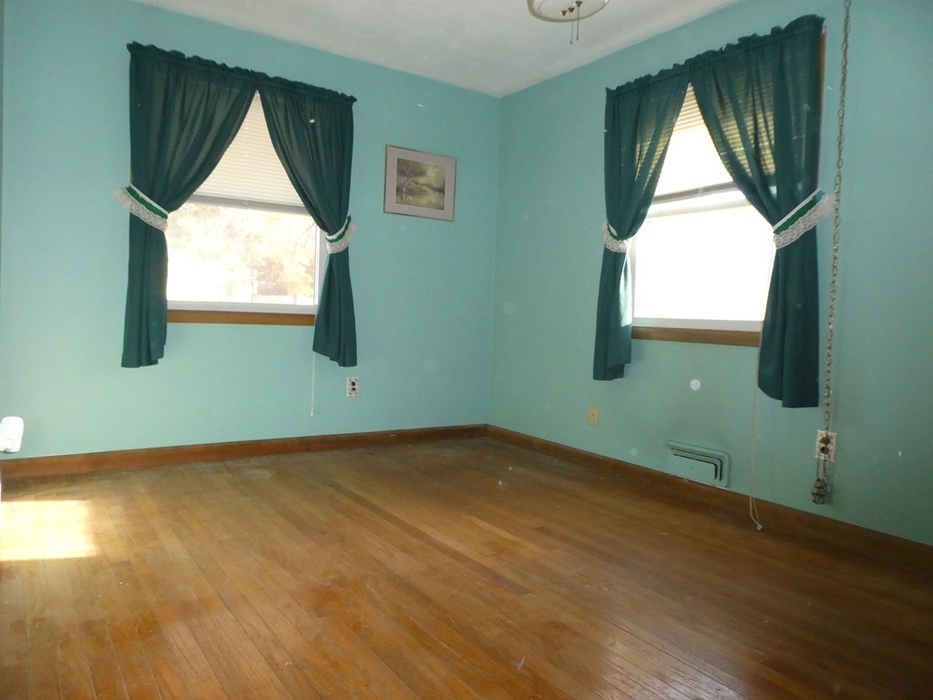 215 Nicholas Road Raynham, MA 02767 - Photo 13 of 19 Gallery Image 13