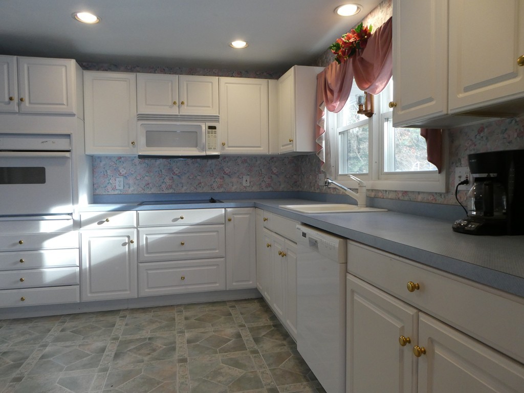 215 Nicholas Road Raynham, MA 02767 - Photo 10 of 19 Gallery Image 10