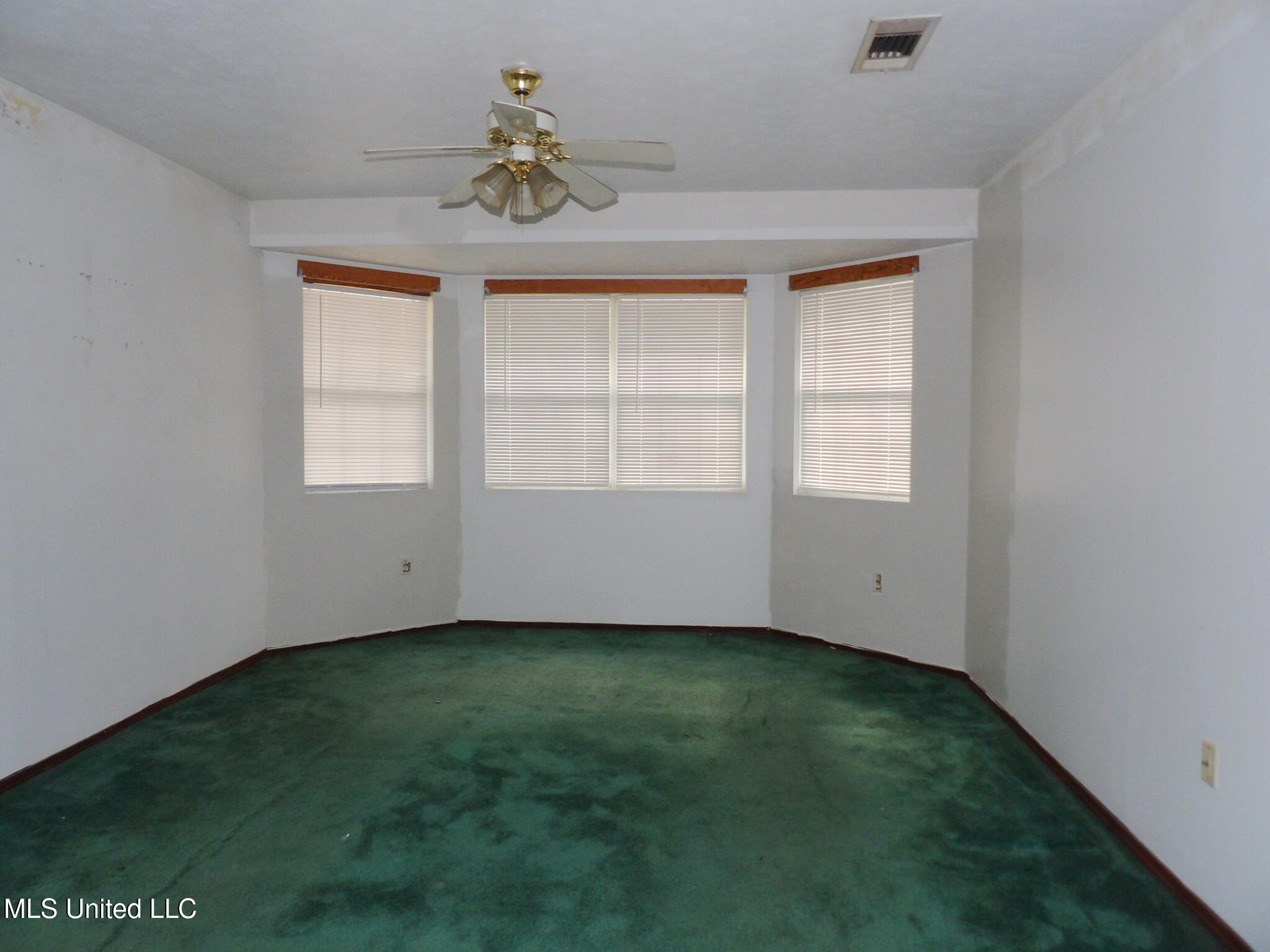 19 Beverly Drive Natchez, MS 39120 - Photo 11 of 14 103_0203