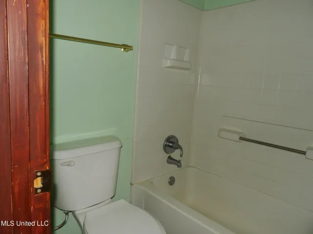 $128,500 | 19 Beverly Drive, Natchez, MS 39120