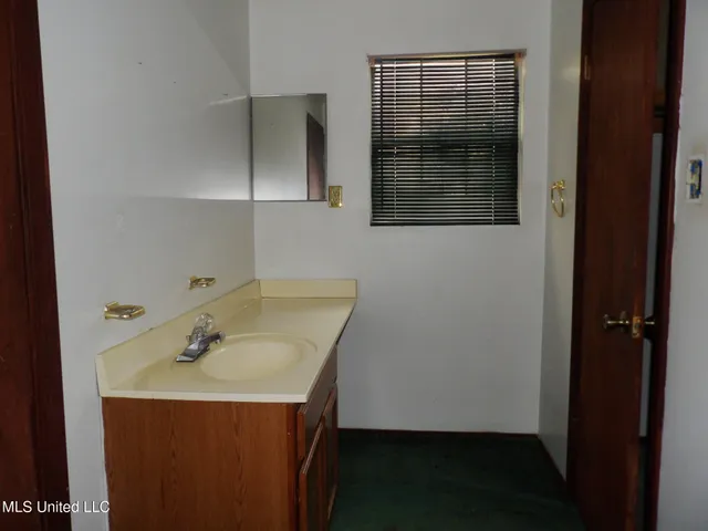 $128,500 | 19 Beverly Drive, Natchez, MS 39120