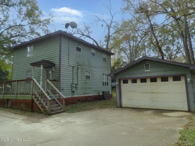 $128,500 | 19 Beverly Drive, Natchez, MS 39120