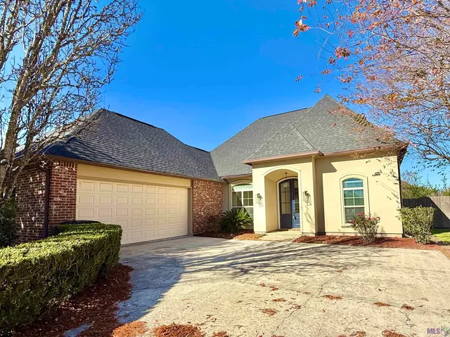 $2,700 | 10721 Hillmont Avenue, Baton Rouge, LA 70810