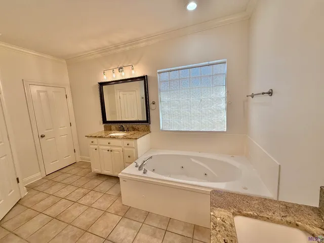 $2,700 | 10721 Hillmont Avenue, Baton Rouge, LA 70810