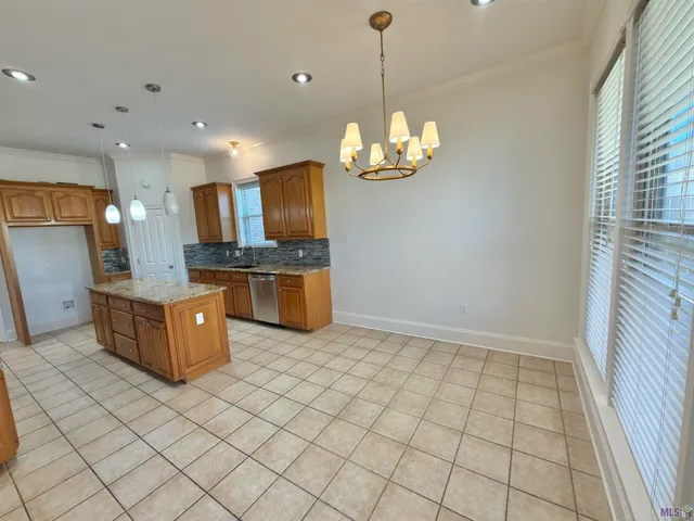 $2,700 | 10721 Hillmont Avenue, Baton Rouge, LA 70810