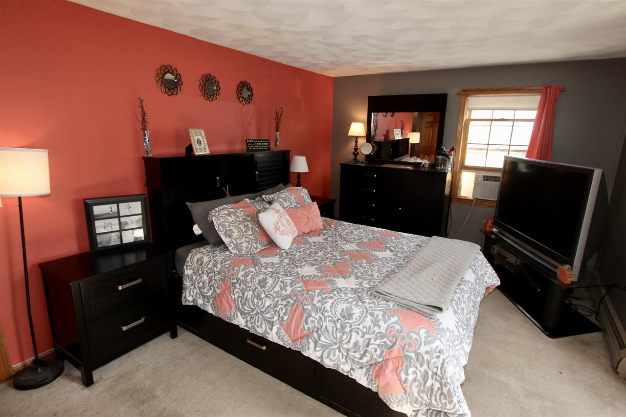 20 R Phillip Road Derry, NH 03038 - Photo 11 of 28