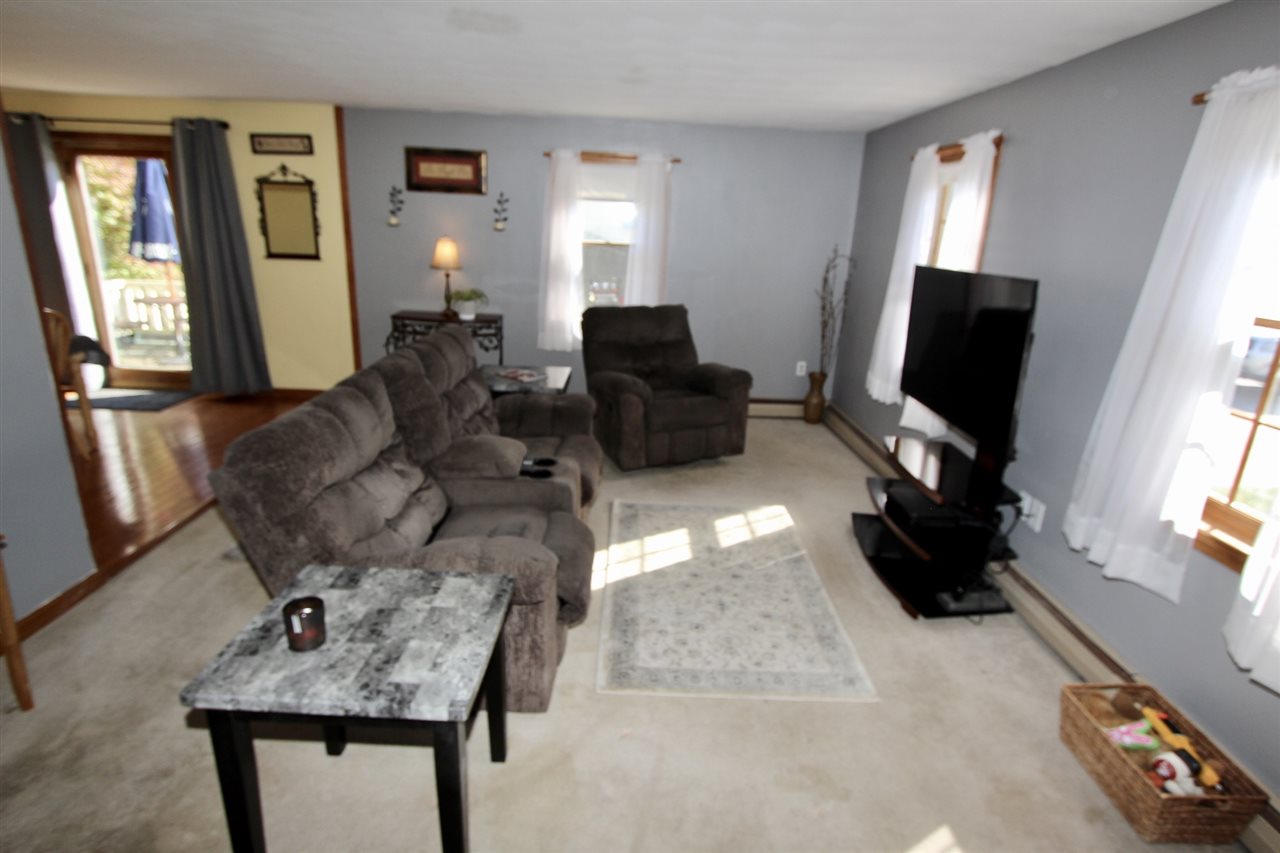 20 R Phillip Road Derry, NH 03038 - Photo 8 of 28