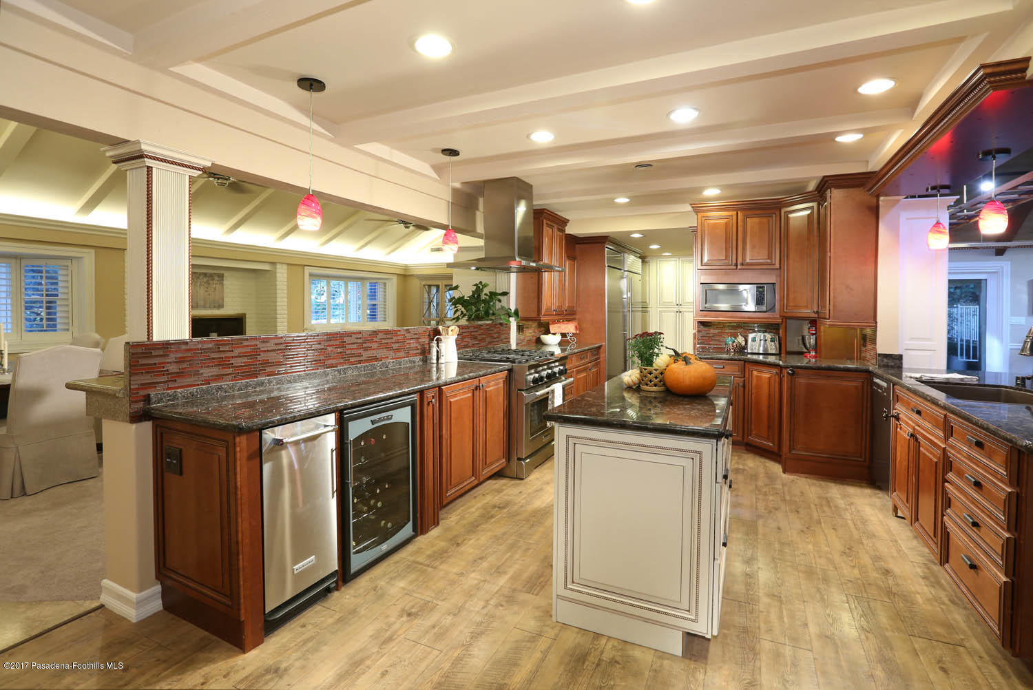 532 Whiting Woods Road Glendale, CA 91208 - Photo 13 of 47 MLS_a_IMG_7755