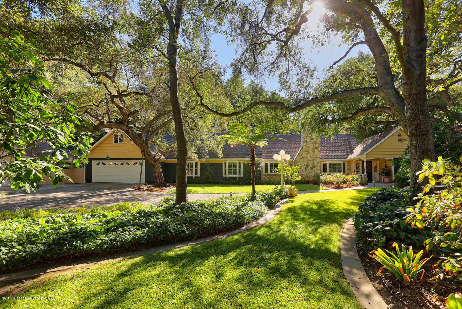 532 Whiting Woods Road Glendale, CA 91208 - Photo 3 of 47 MLS_a_IMG_7227_HDR