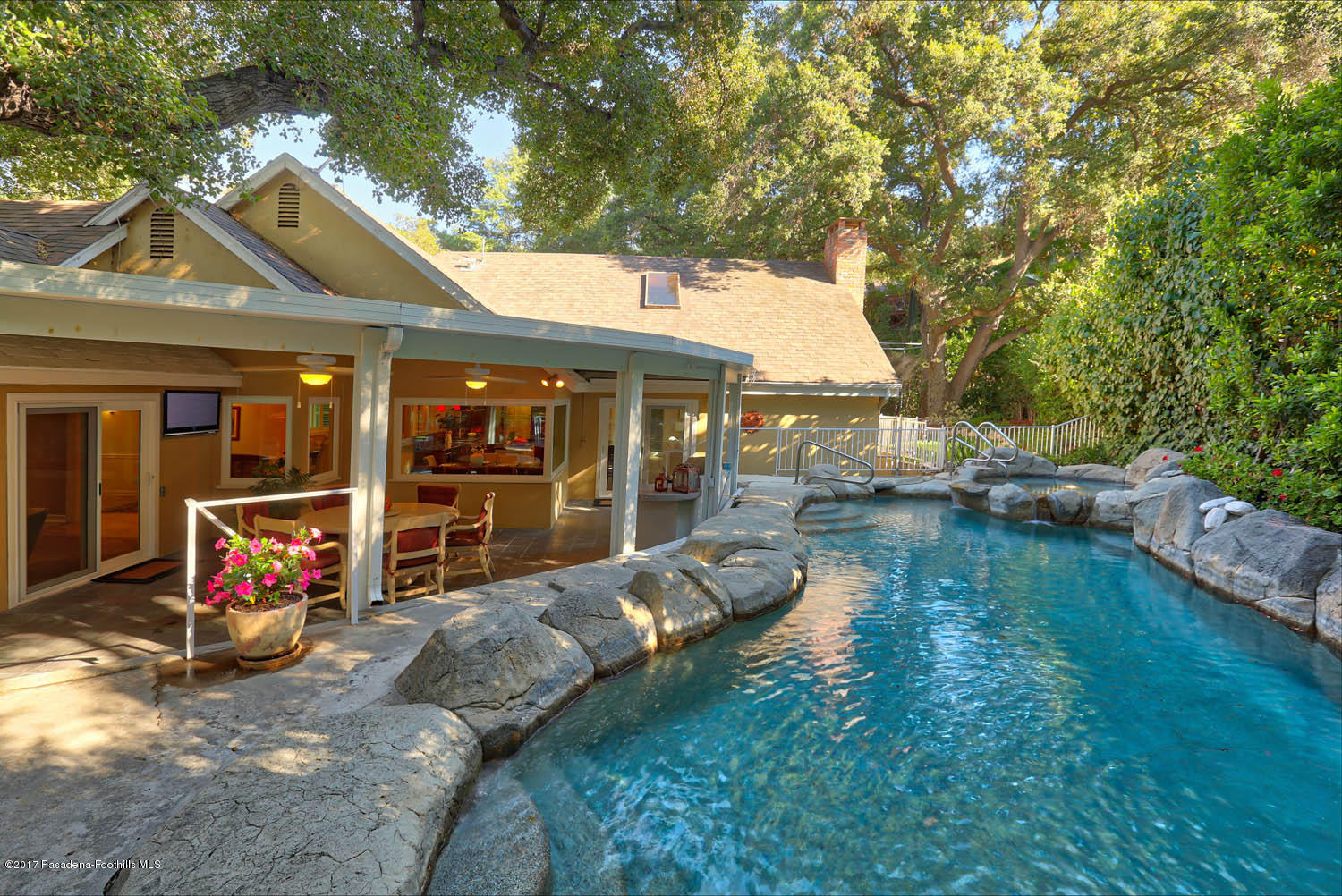 532 Whiting Woods Road Glendale, CA 91208 - Photo 28 of 47 MLS_a_IMG_7443_HDR