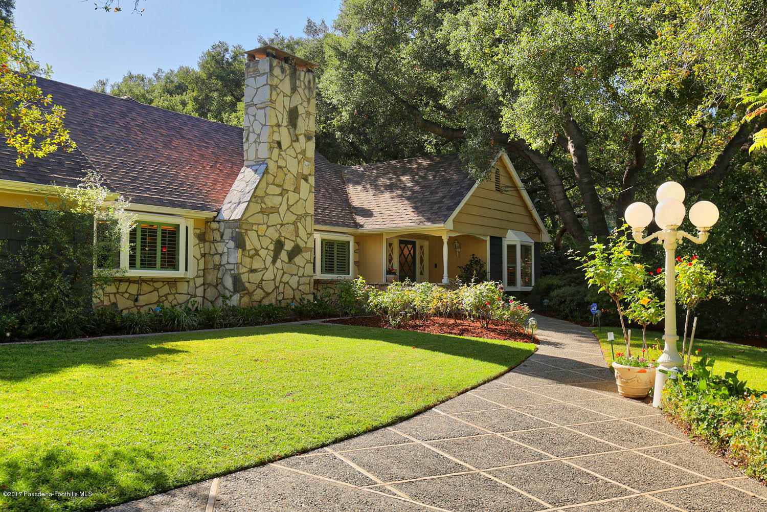 532 Whiting Woods Road Glendale, CA 91208 - Photo 4 of 47 MLS_a_IMG_7316_HDR