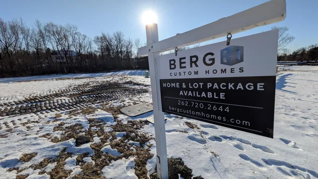 $224,900 | N51W19033 Quietwood Drive, Unit LT16, Menomonee Falls, WI 53051