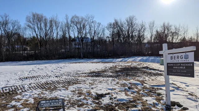 $224,900 | N51W19033 Quietwood Drive, Unit LT16, Menomonee Falls, WI 53051