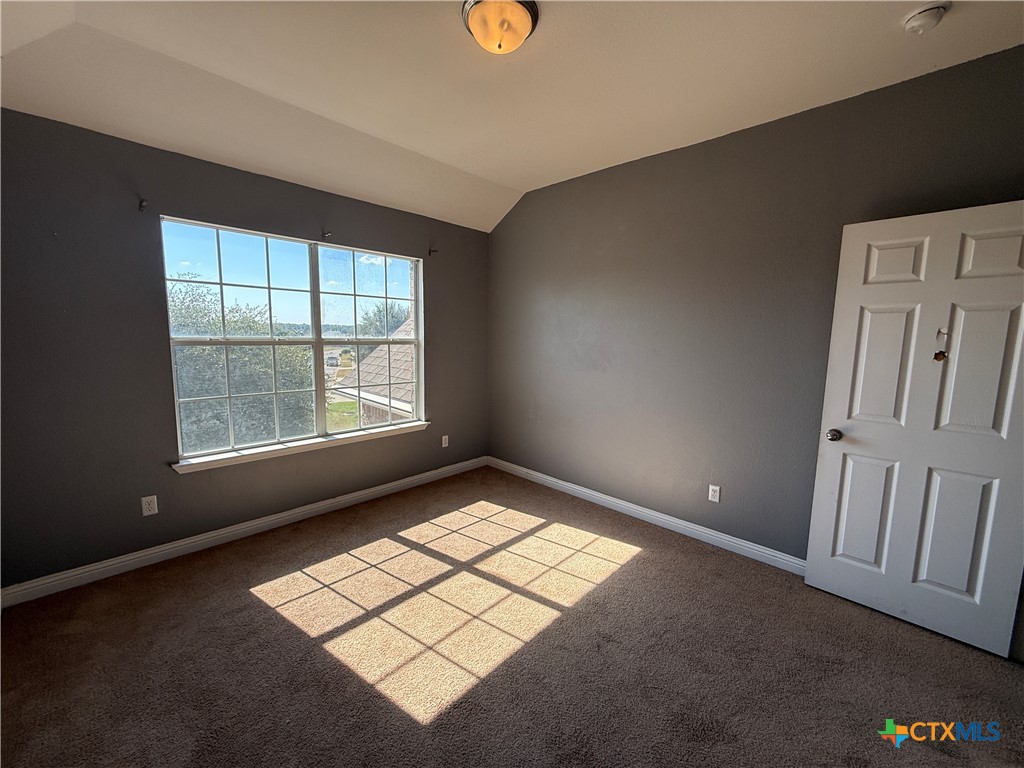 5607 Siltstone Loop Killeen, TX 76542 - Photo 38 of 48 an empty room with windows