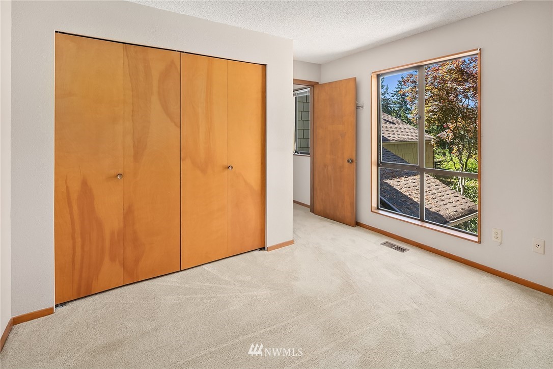 2234 Killarney Way Bellevue, WA 98004 - Photo 33 of 33