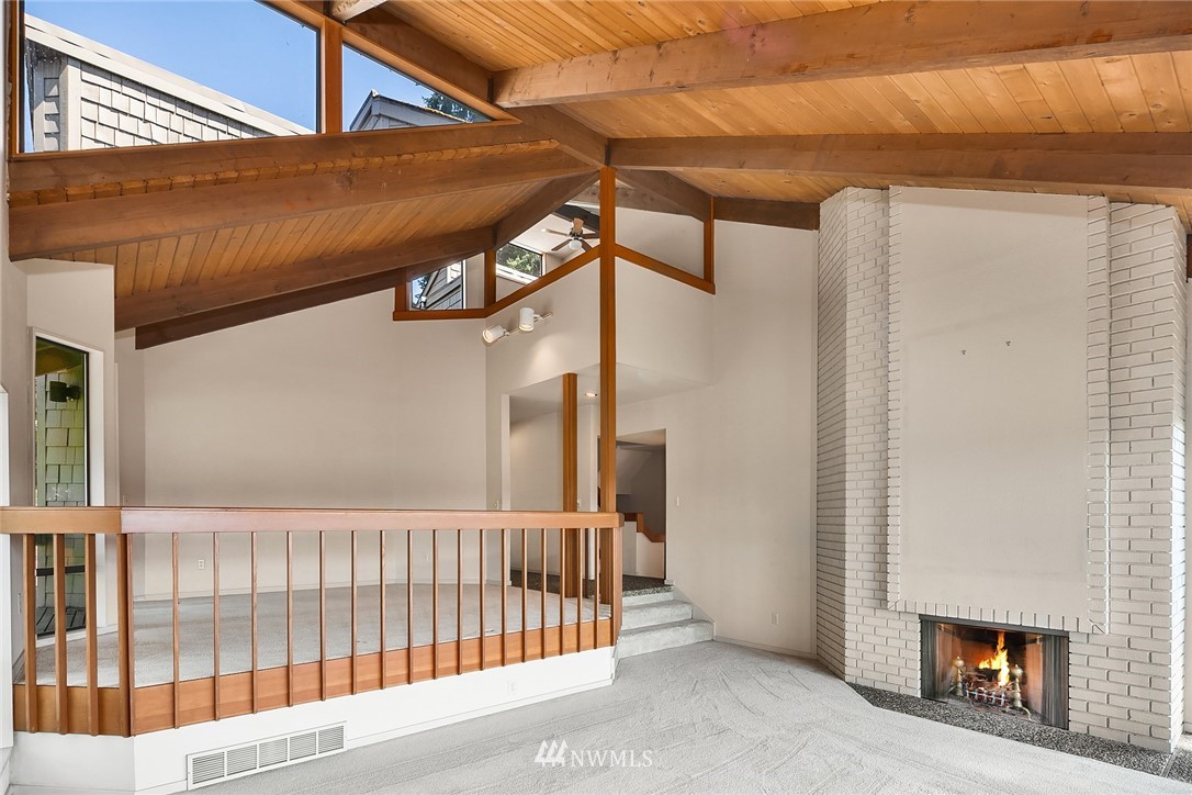 2234 Killarney Way Bellevue, WA 98004 - Photo 7 of 33