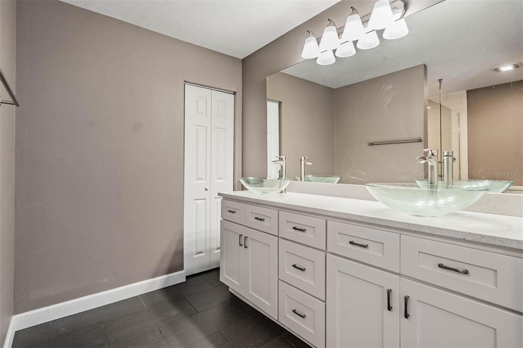 3304 Moran Road Tampa, FL 33618 - Photo 33 of 49