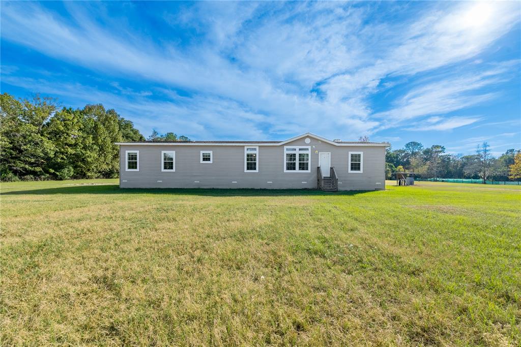 129 Perry Road Hawthorne, FL 32640 - Photo 4 of 59