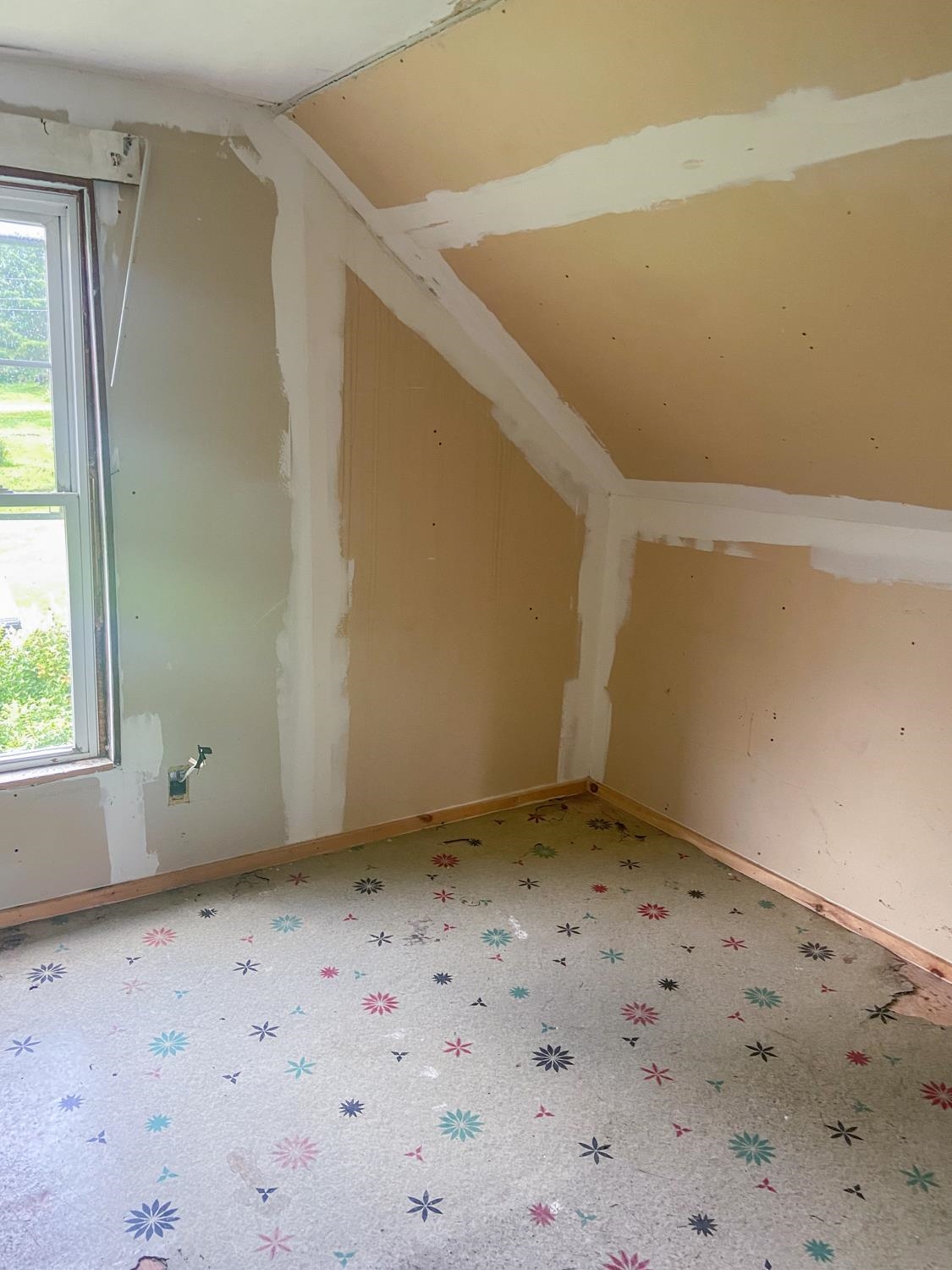 25 Johnny Cake Avenue Lunenburg, VT 05906 - Photo 7 of 19