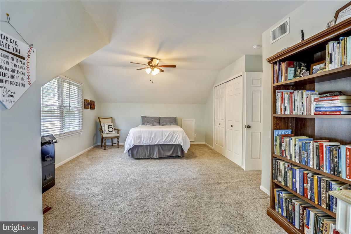 20315 West Hunter Road Bealsville, MD 20839 - Photo 29 of 73 Upstairs suite used as a Guest Room & Office